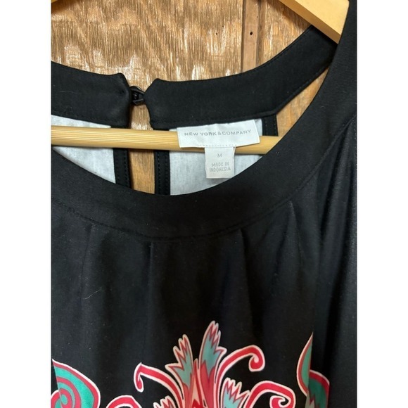 New York & Company high neck sleeveless shift dress - Picture 3 of 6